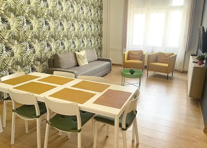 Rakoczi - 1 Free Parking - Self Checkin Appartement *