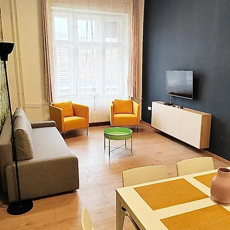 Appartamento Rákóczi 1274 I 3br I Free Parking Iself Check-in Budapest