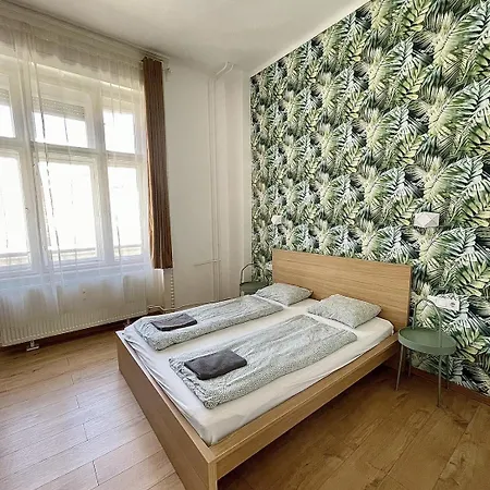 Rákóczi 1274 I 3br I Free Parking Iself Check-in * Budapest